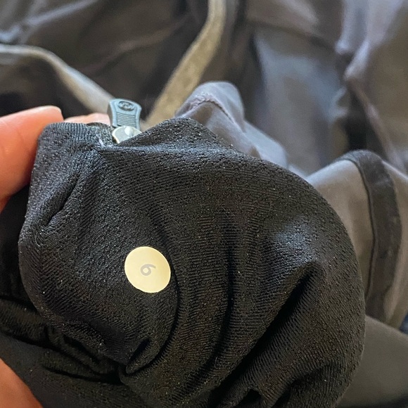 Lululemon technical running hoody - Picture 3 of 4